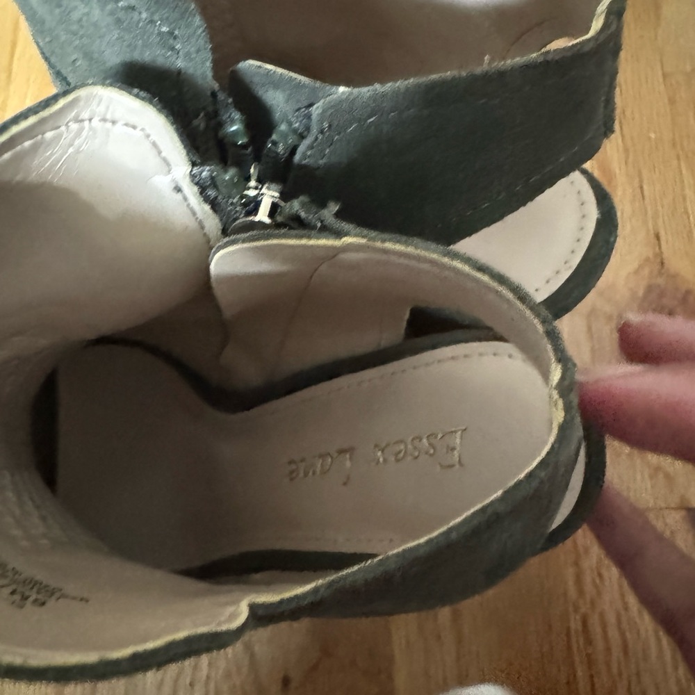 Essex Lane NWOT olive ankle booties size 6 - Picture 6 of 10